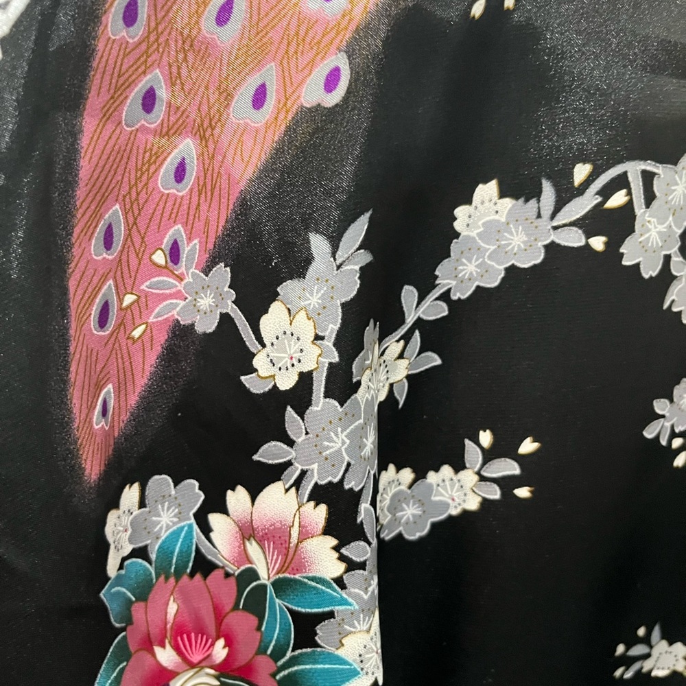 TANGYIHUI SILKY SATIN BLACK FLORAL PEACOCK ROBE WITH MATCHING BELT SIZE XXL - Picture 8 of 16
